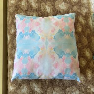 “Laura park” 20x20 throw pillow with insert